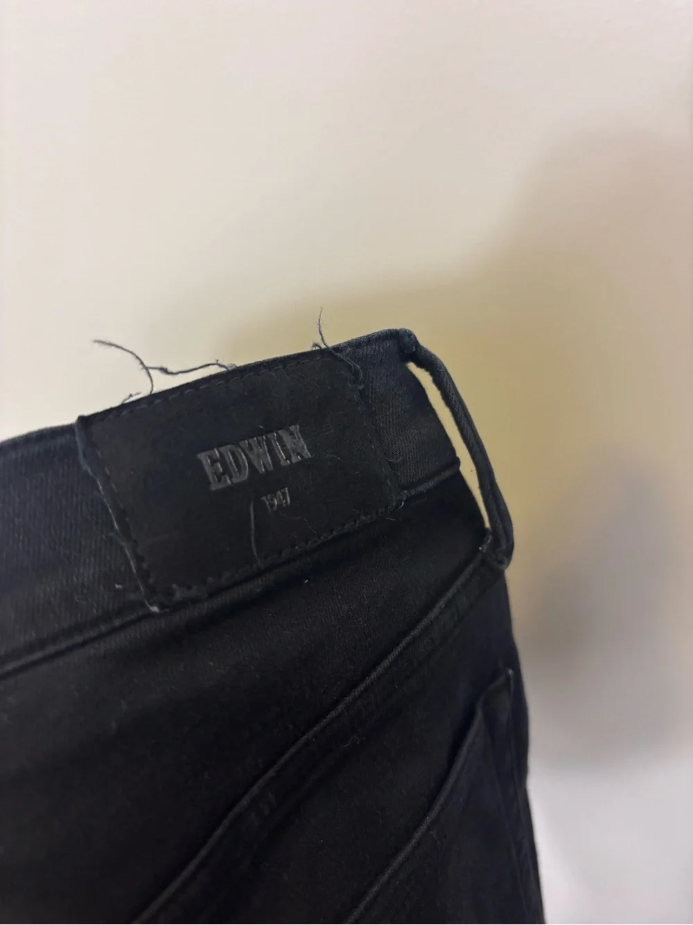 Edwin Women's Black Bree High Rise Slim Straight Crop Jeans 24